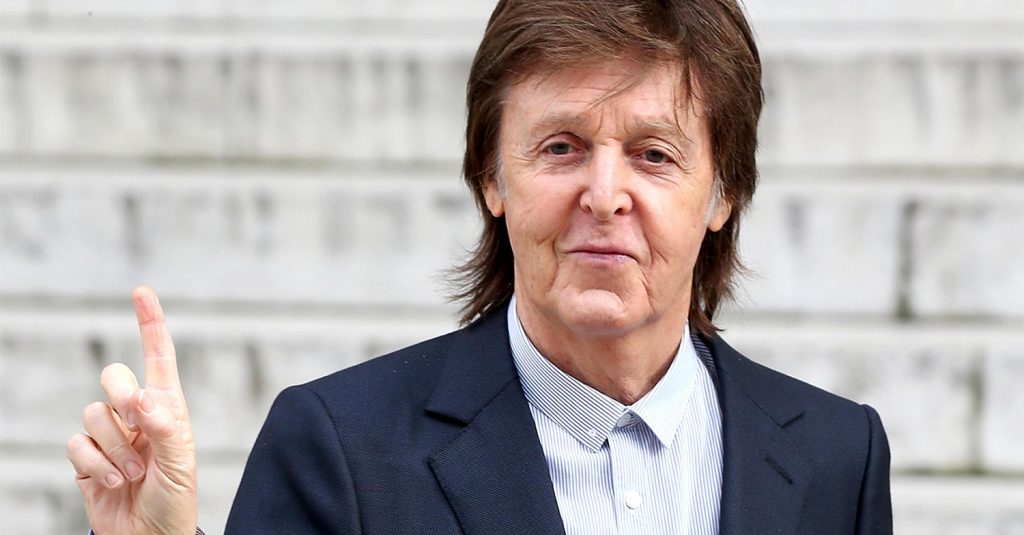 Paul McCartney, The Weeknd, John Legend κ.ά. δωρίζουν μικρόφωνα για καλό σκοπό