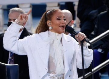 H Jennifer Lopez ερμήνευσε ένα συμβολικό τραγούδι  στην ορκωμοσία του Μπάιντεν