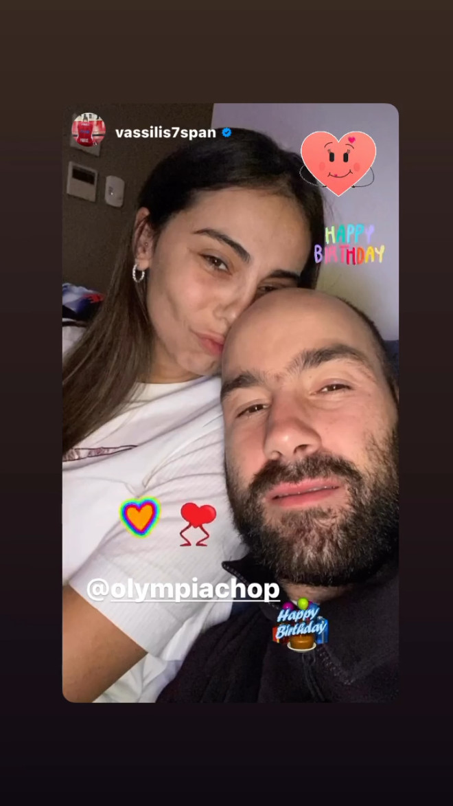 Η selfie του Βασίλη Σπανούλη και της εορτάζουσας Ολυμπίας Χοψονίδου