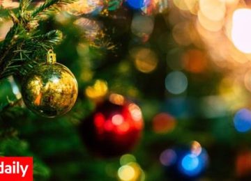 10 τραγούδια για να ακούσεις στολίζοντας το χριστουγεννιάτικο δέντρο (video)
