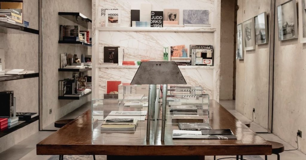 Babylone: To νέο παριζιάνικο βιβλιοπωλείο του οίκου Saint Laurent - Θα σε μαγέψειδ |